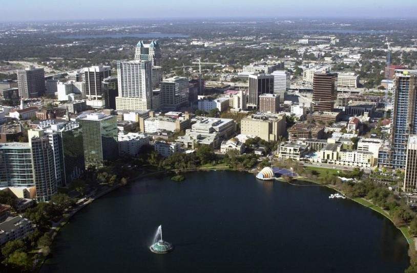Quais são os bairros com as melhores escolas em Orlando?
